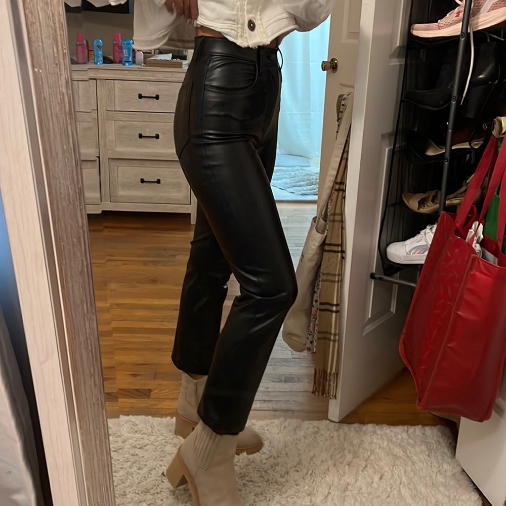 Abercrombie 90s Straight Crop Hi Rise Leather Pants